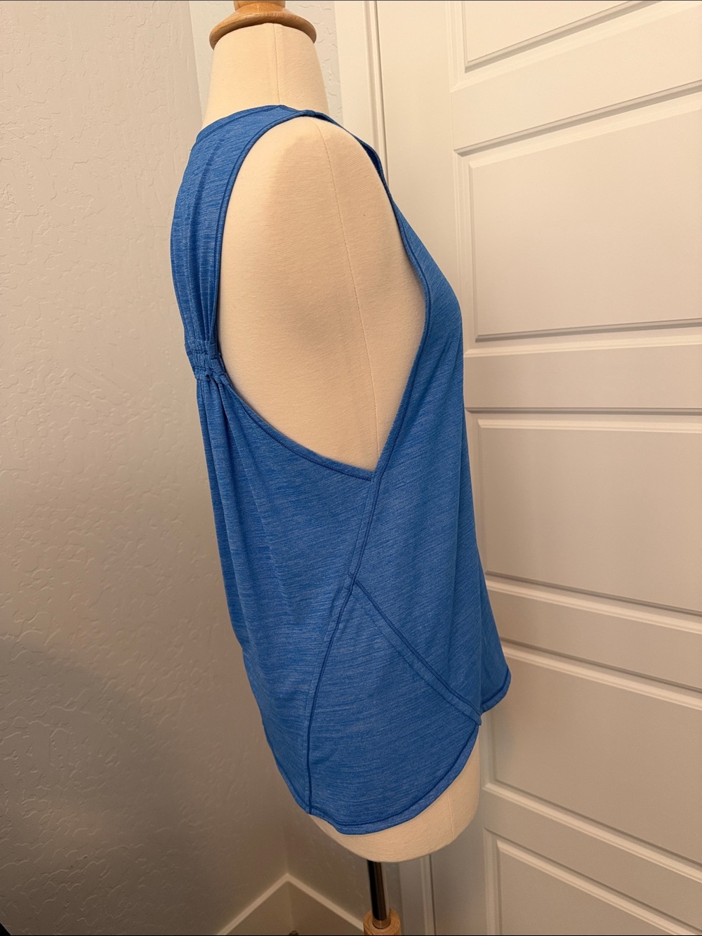 Lululemon In A Cinch Tank - Picture 8 of 9
